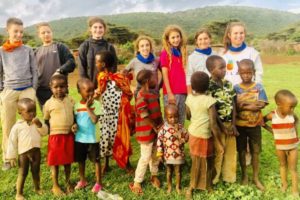 Read more about the article Moms & Teenagers Volunteering in Africa
