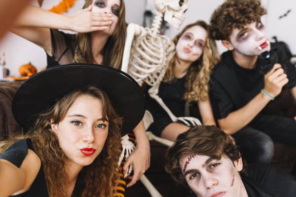 You are currently viewing 13 Fantastic Teenager Halloween Costumes